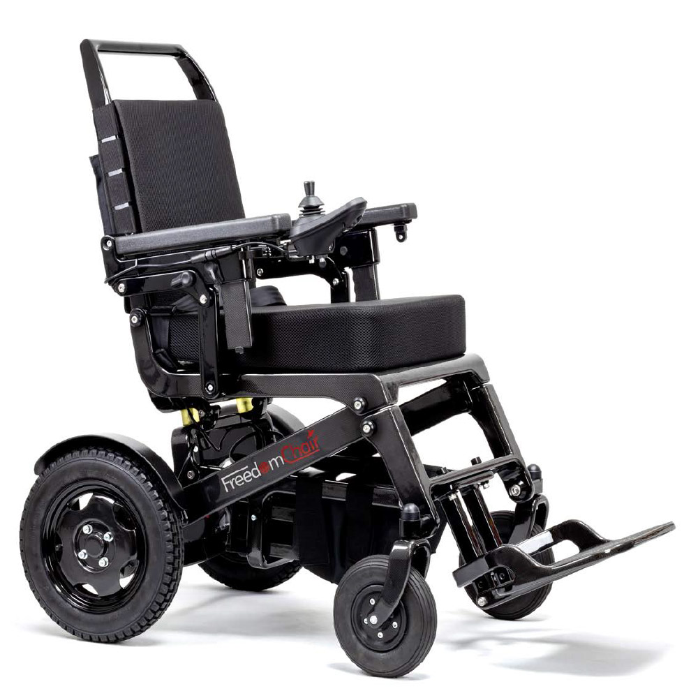 FreedomChair Elektro Rollstühle. Der FreedomChair A07 Carbon zeichnet sich nicht nur durch sein Leichtgewicht aus. Als faltbarer Rollstuhl ist dieser trotzdem ein hochwertiger und robuster Elektro-Rollstuhl , der neben einem guten Komfort auch viele Zubehöroptionen bietet. FreedomChair Elektro Rollstühle. Der FreedomChair A07 Carbon zeichnet sich nicht nur durch sein Leichtgewicht aus. Als faltbarer Rollstuhl ist dieser trotzdem ein hochwertiger und robuster Elektro-Rollstuhl , der neben einem guten Komfort auch viele Zubehöroptionen bietet.